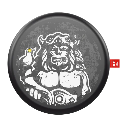 Hasicí štít Amplla × Radegast, podoba Bůh — čelní pohled na designový hasicí přístroj Shield