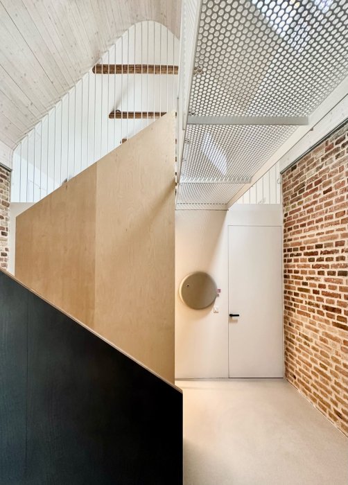 Amplla SafeMaker EX fire extinguisher in a private residence in Prague